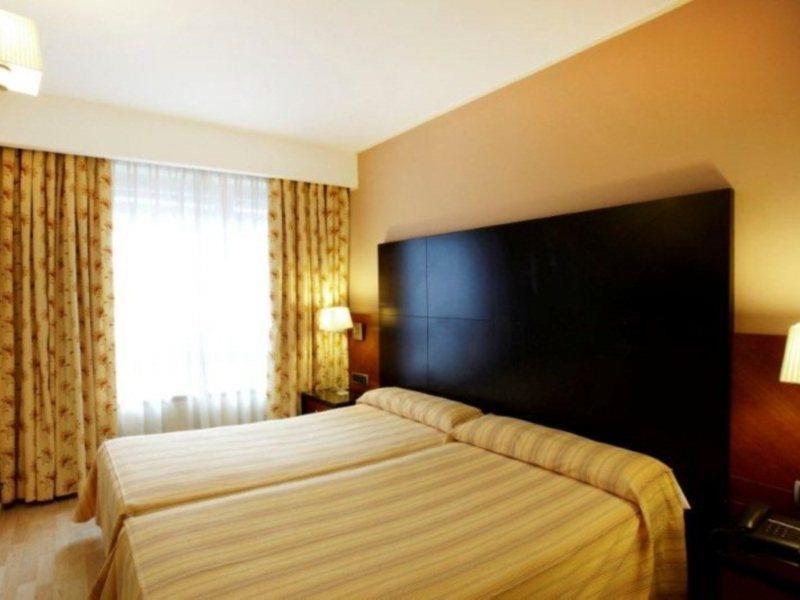 Hotel Eurostars Andorra Exterior foto A room at the hotel