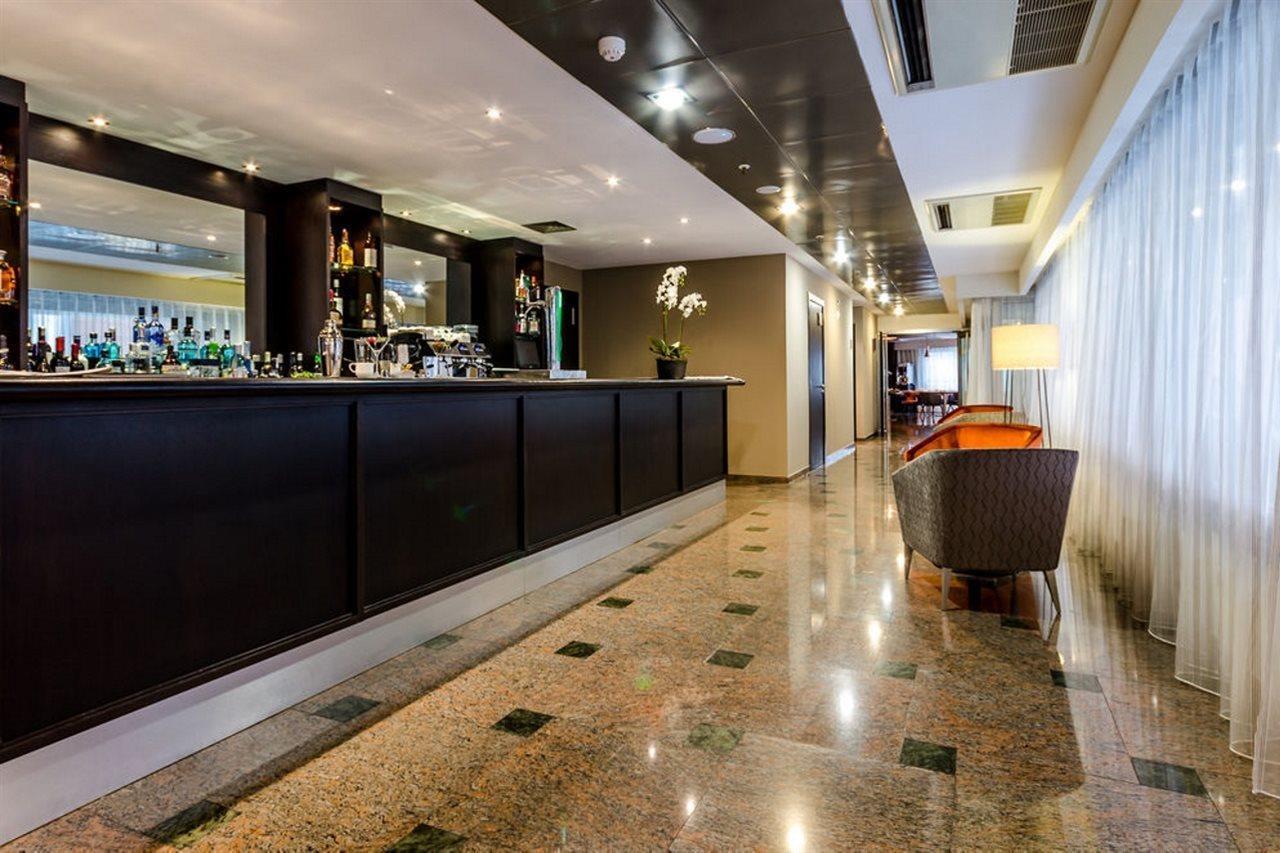 Hotel Eurostars Andorra Exterior foto The lounge at the airport
